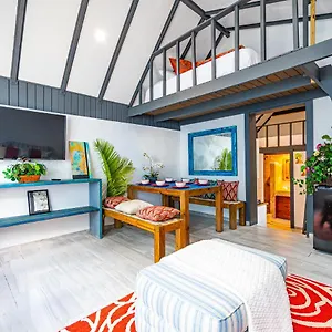 Saunders 2bd Nassau